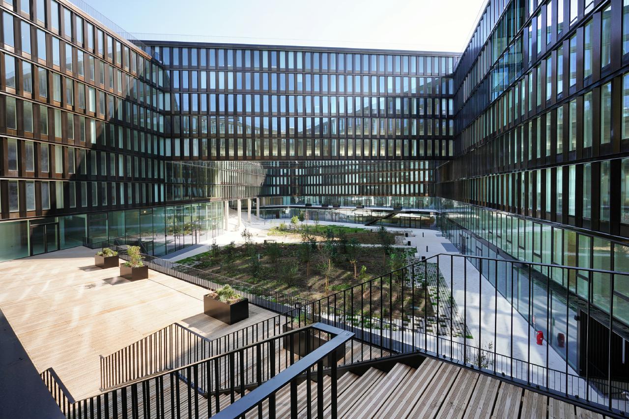 Bureau Saint-Ouen 41848m² Location bureau Saint-Ouen Seine-Saint-Denis OLBUR2100414 1